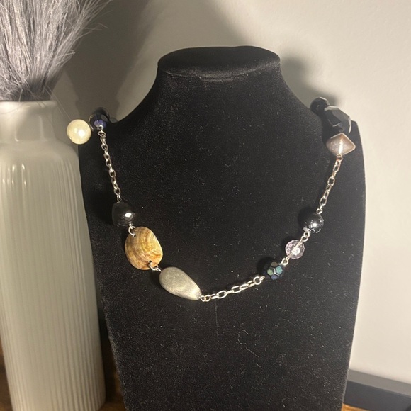 Jewelry - Chic Beaded Necklace with Black and Gold Accents